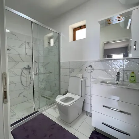 Vista Bed & Breakfast Memlishte